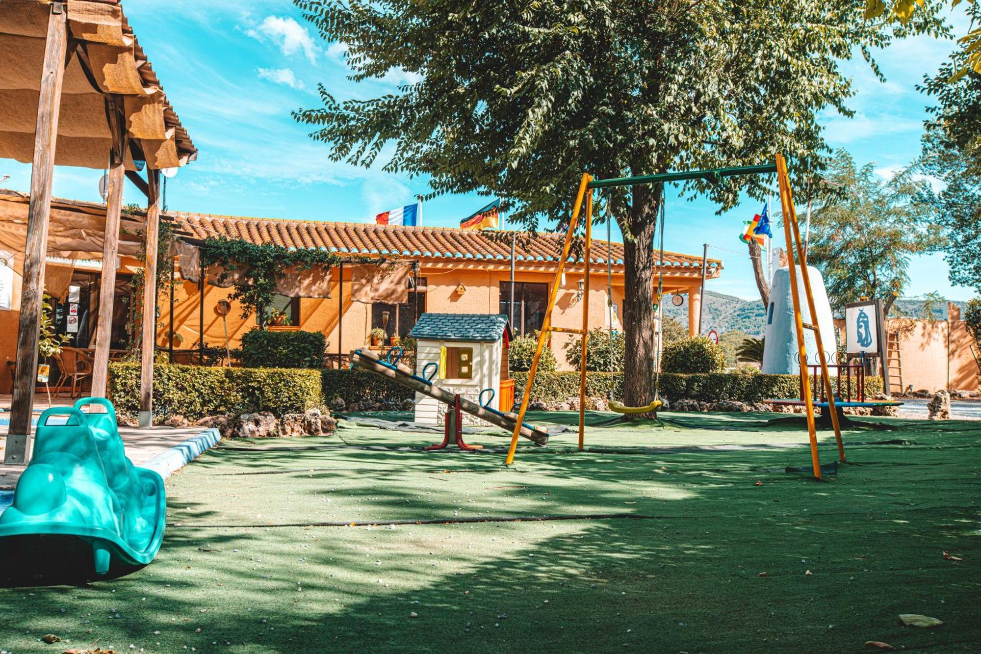 Camping & Bungalows Suspiro Del Moro Otura Екстер'єр фото
